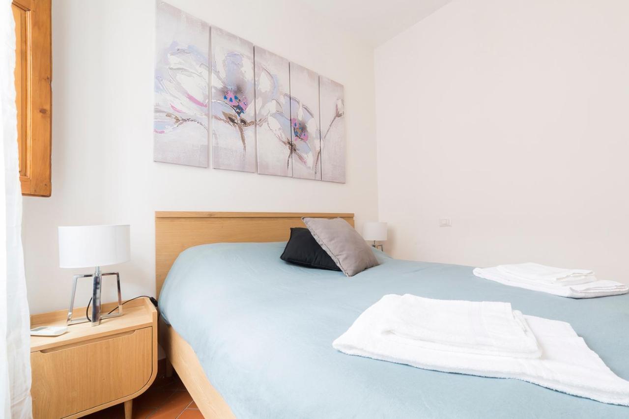 Santa Maria Novella 6 sleeps near the central station Firenze Esterno foto