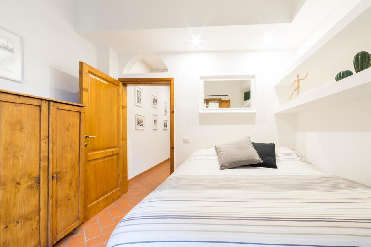 Santa Maria Novella 6 sleeps near the central station Firenze Esterno foto